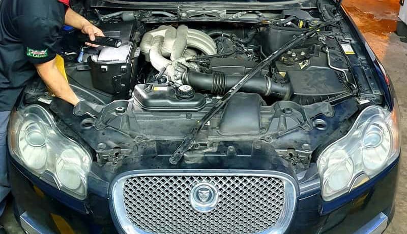 sửa chữa động cơ ô tô jaguar